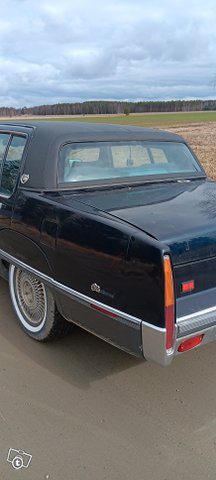 Cadillac Fleetwood 4