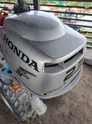 Honda perämoottori, kuva 1