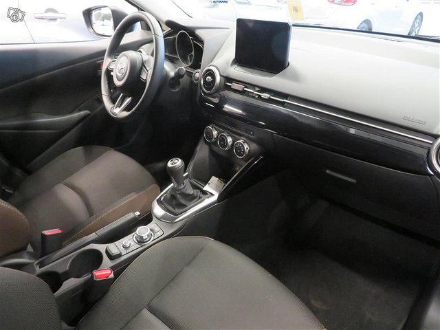 Mazda Mazda2 10