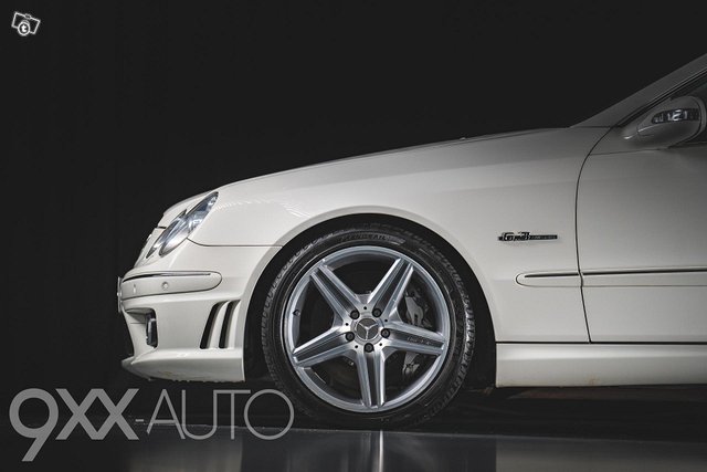 Mercedes-Benz CLK 63 AMG 3