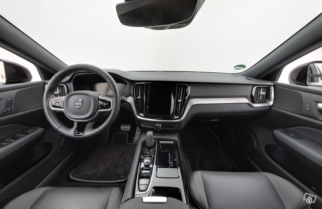 Volvo V60 9