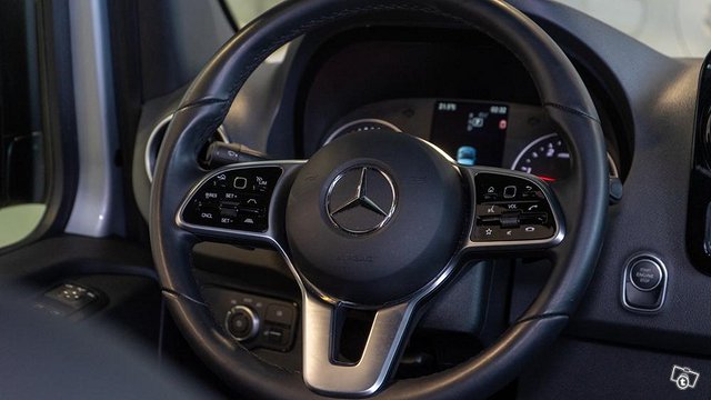 Mercedes-Benz Sprinter 9