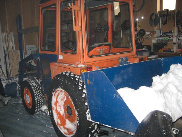 Kiinteistö traktori, kuva 1