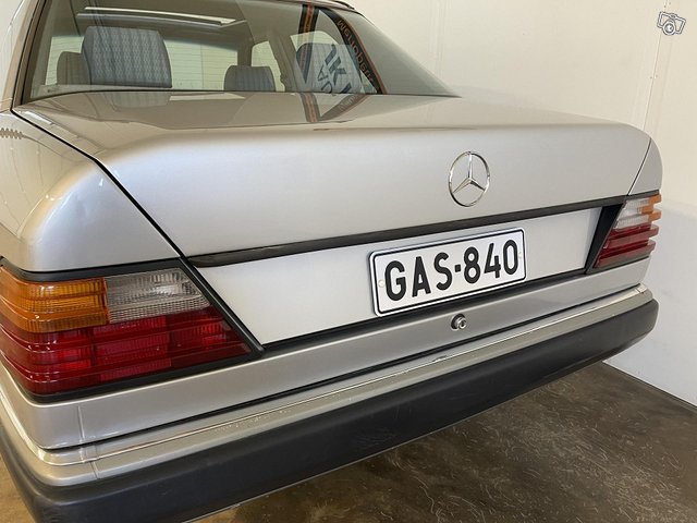 Mercedes-Benz 200 8