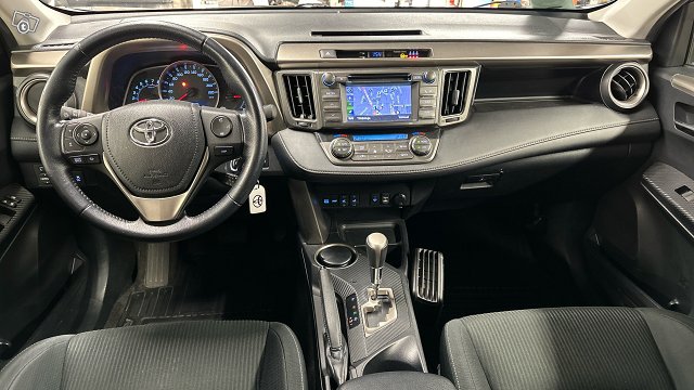 Toyota RAV4 10