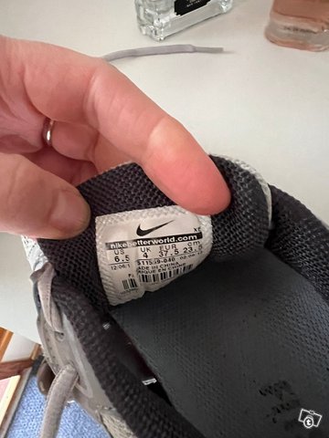 Nike lenkkarit, kuva 1