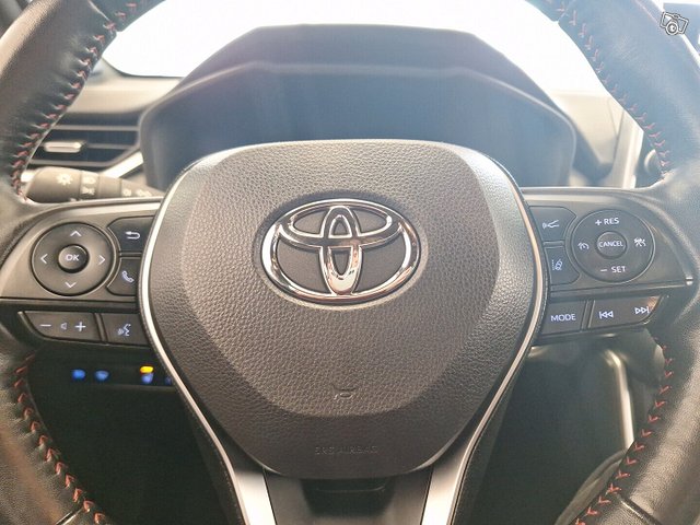 Toyota RAV4 Plug-in 25