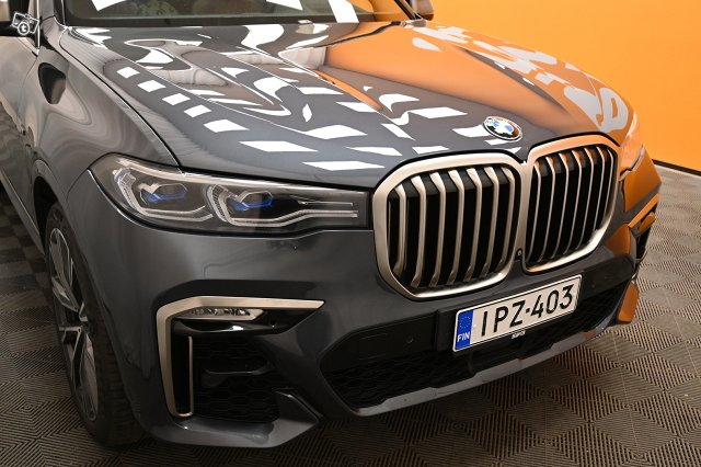 BMW X7 10