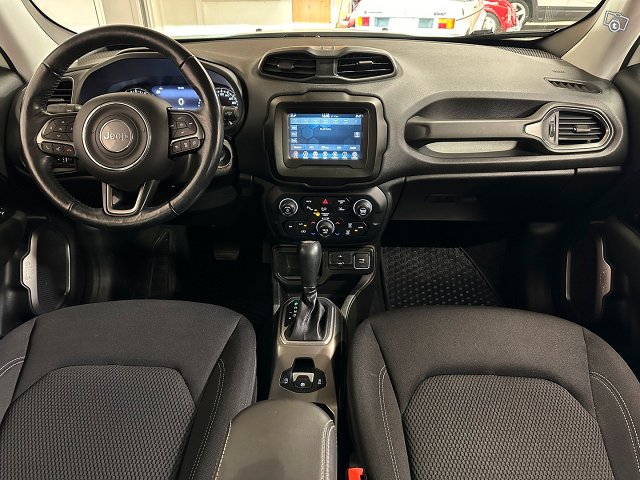 Jeep Renegade 12