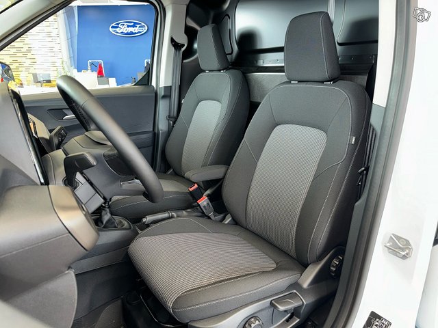 Ford Transit Courier 20