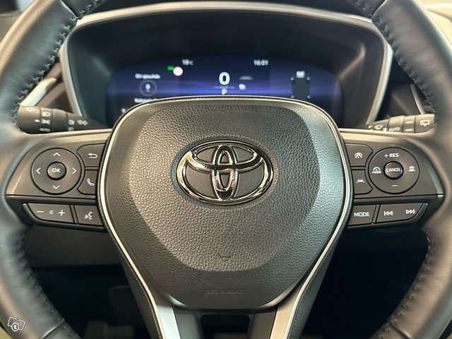 Toyota Corolla Cross 11
