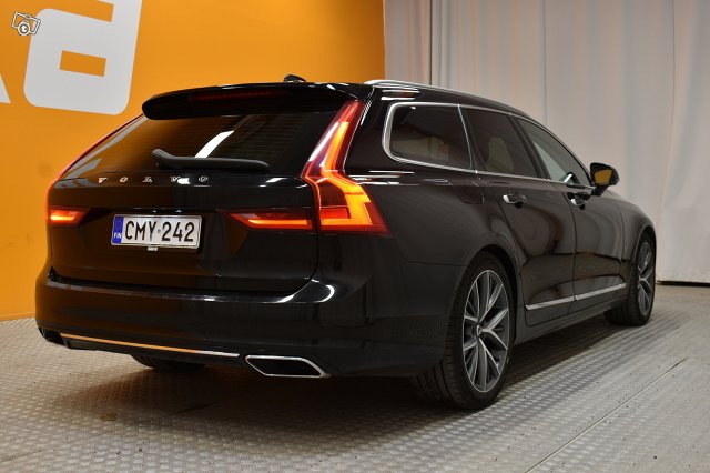 Volvo V90 7