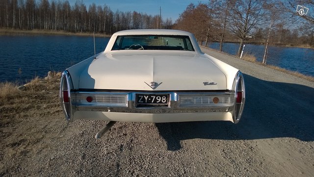 Cadillac De Ville 1