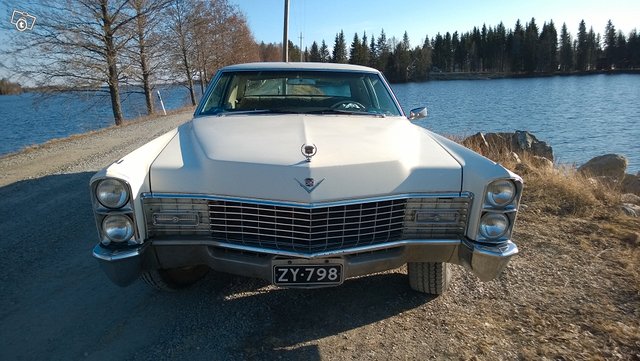 Cadillac De Ville 2