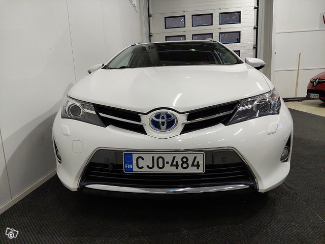 Toyota Auris 24