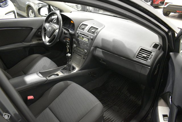 Toyota Avensis 7
