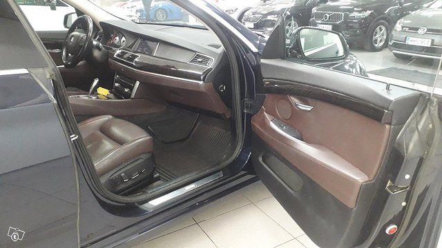 BMW 530 Gran Turismo 8