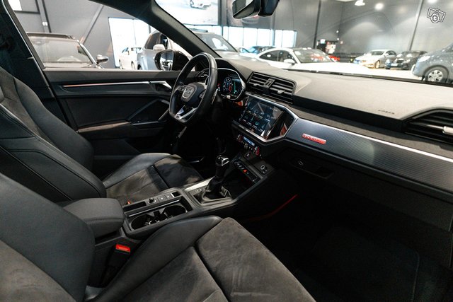 Audi RS Q3 13