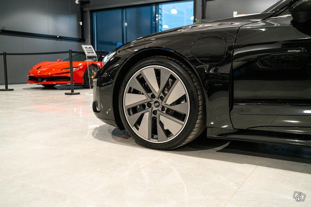 Audi E-tron GT RS 24