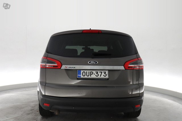 Ford S-MAX 12