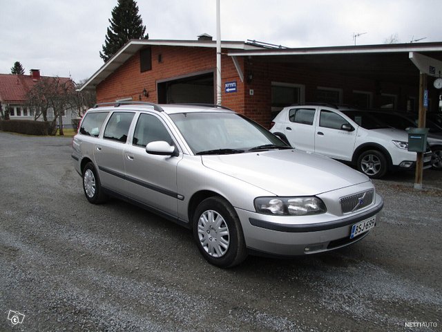 Volvo V70 4