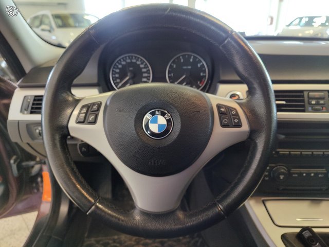 BMW 3-SARJA 8