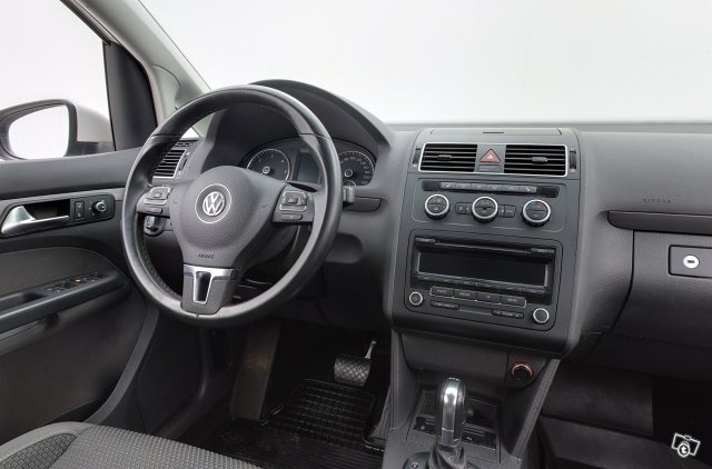 Volkswagen Touran 11