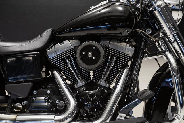 Harley-Davidson Dyna 10