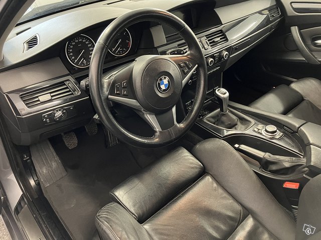 BMW 525d XDRIVE 11