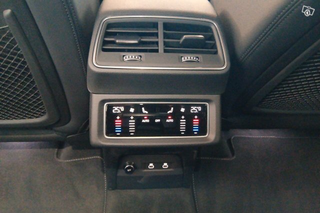 Audi Q8 E-tron 11
