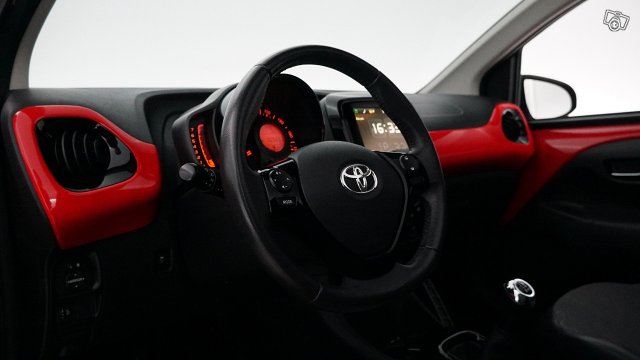 Toyota AYGO 8