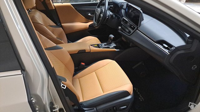 Lexus ES 17