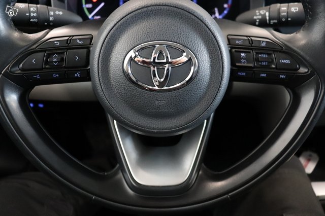 Toyota Yaris Cross 17