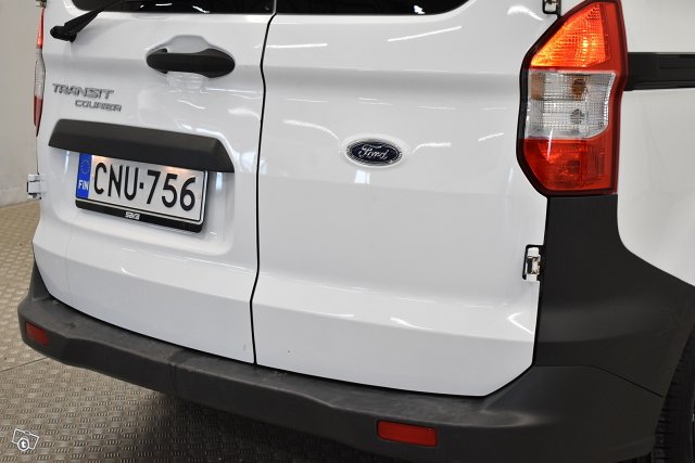 Ford Transit Courier 9
