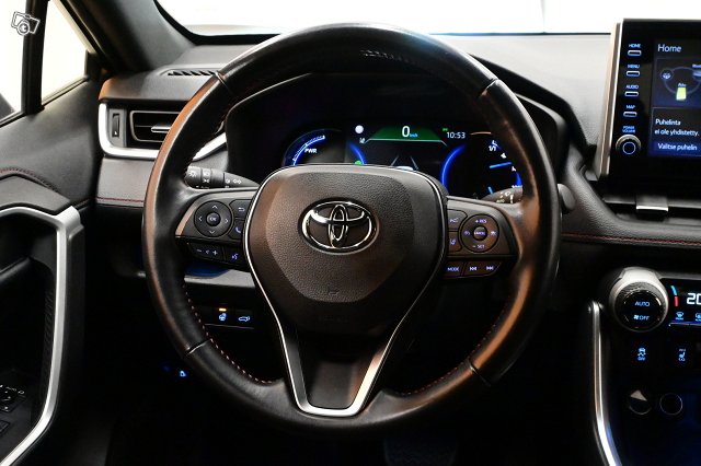 Toyota RAV4 Plug-in 17