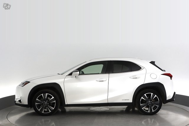 Lexus UX 2