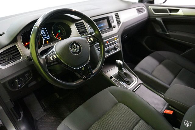 Volkswagen Golf Sportsvan 8