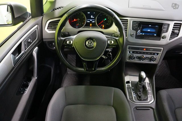 Volkswagen Golf Sportsvan 13
