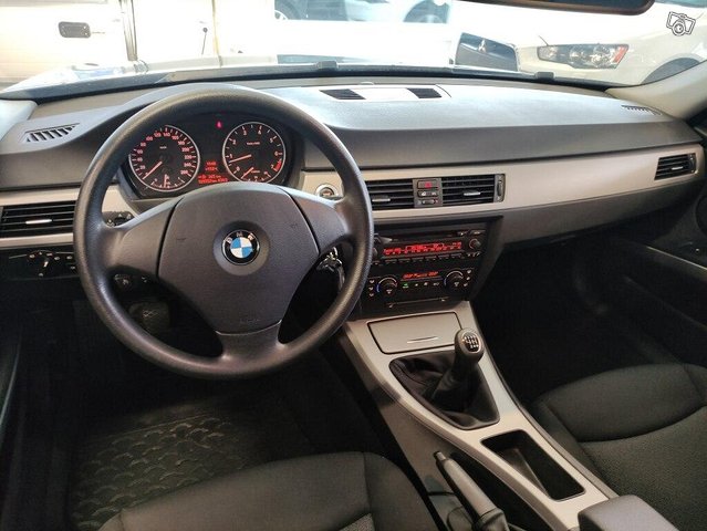 BMW 318 12