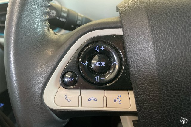 Toyota Prius Plug-in 15