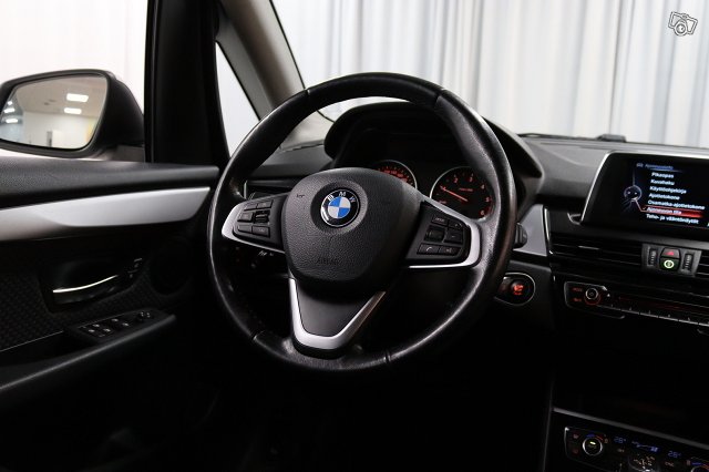 BMW 216 12