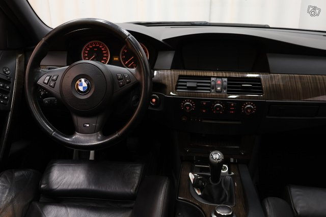 BMW 530 13