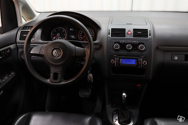 Volkswagen Touran 14