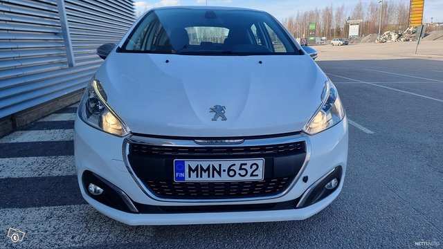 Peugeot 208 14