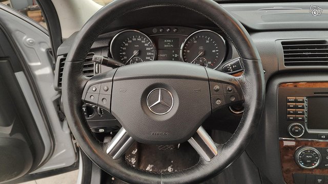 Mercedes-Benz R 8