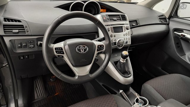 Toyota Verso 7
