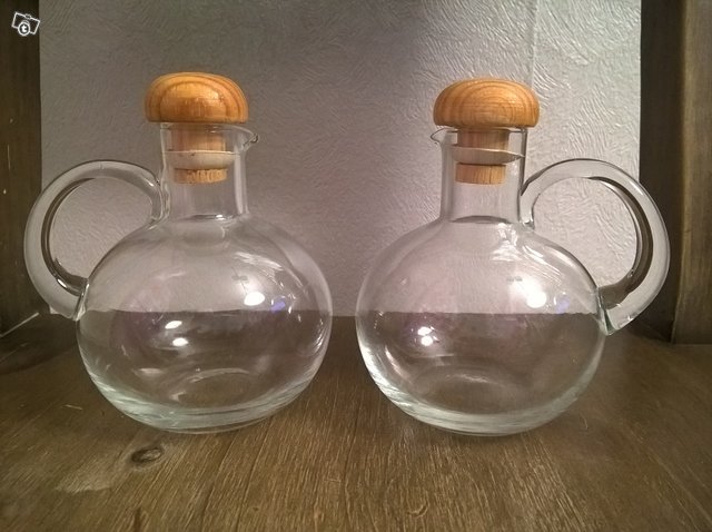 Uudet lasiset öljy- ja viinietikkapullot (yht)