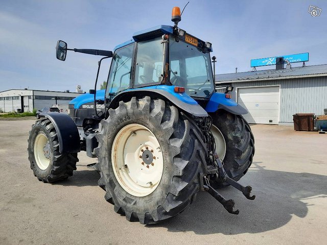 New Holland 8560 RC 2
