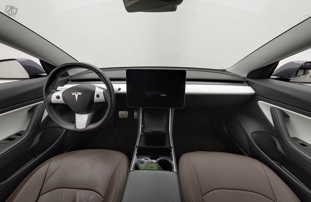 Tesla Model 3 9