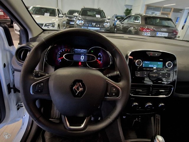 RENAULT Clio 4